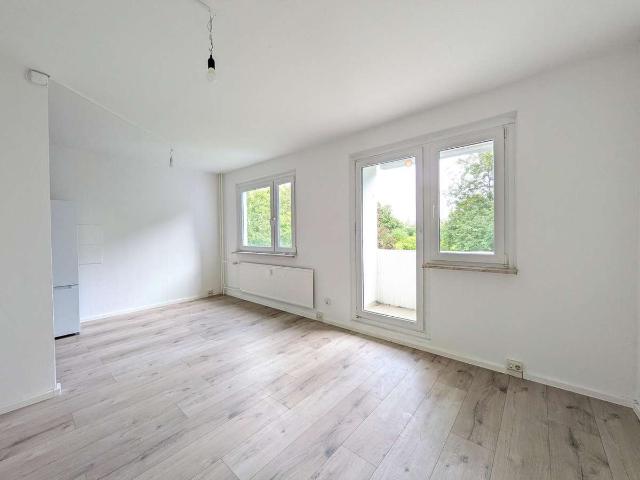 3 Raumwohnung mit Balkon in grüner und ruhiger Lage! + EBK
