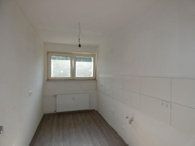 3 Raumwohnung mit Balkon in Wanheimerort zentral gelegen