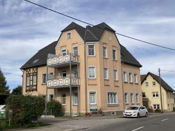 3 Raumwohnung mit Balkon und Carport