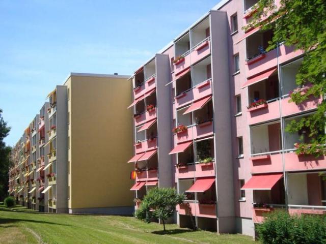 3 Raumwohnung mit Dusche, Balkon und Aufzug