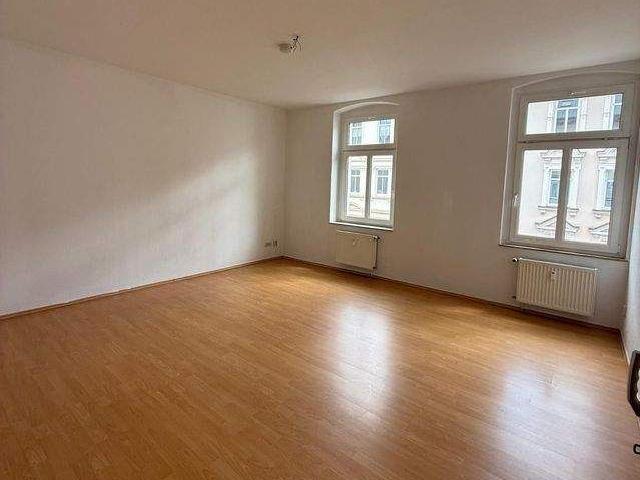 3 Raumwohnung mit Einbauküche & Balkon in der Geraer Innenstadt