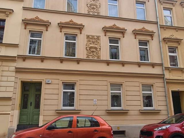 3 Raumwohnung im Dachgeschoß mit Balkon sucht Käufer