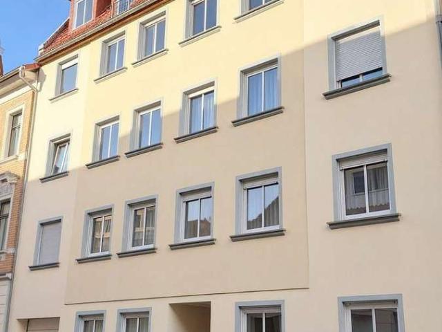 3 Raumwohnung inklusive neuer EBK & Balkon!