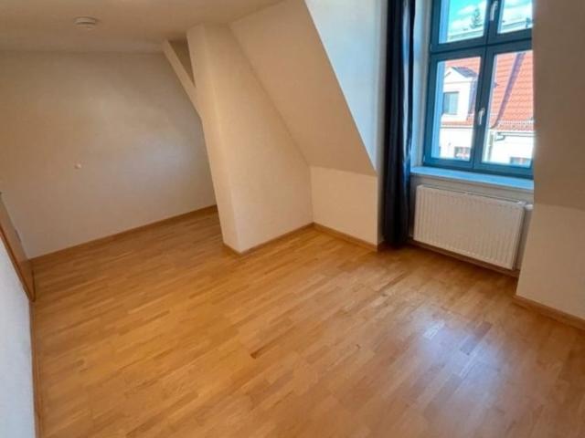 3 Raum Dachgeschosswohnung + Aufzug im Görlitzer Gründerzeitviertel!