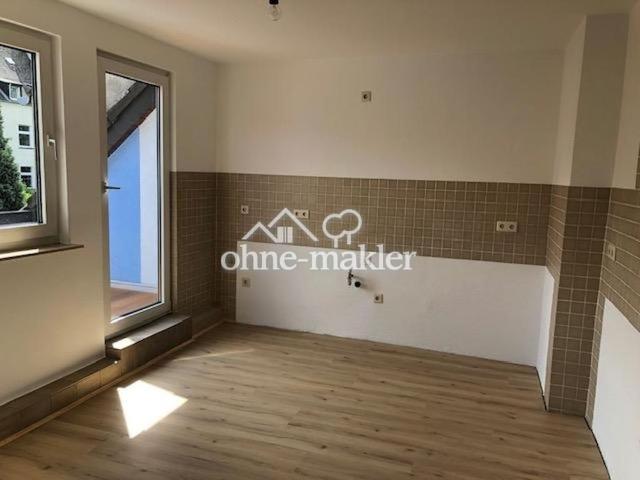 3 Raum DG Wohnung mit Balkon