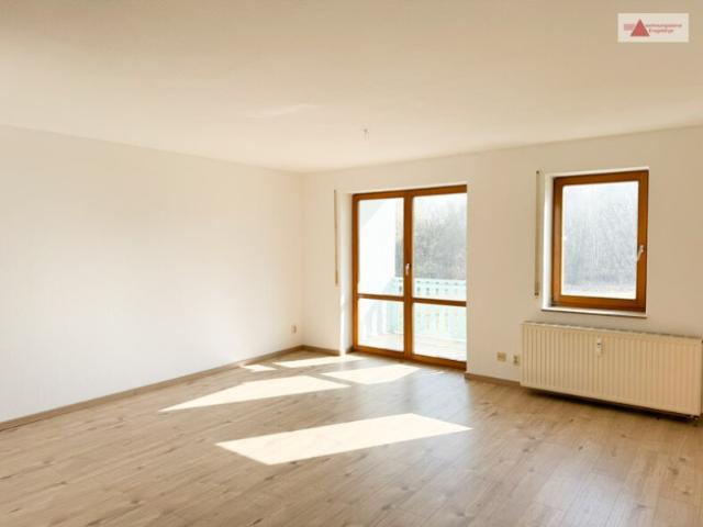 3 Raum Erdgeschosswohnung mit Balkon und Stellplatz im Herzog Georg Ring!