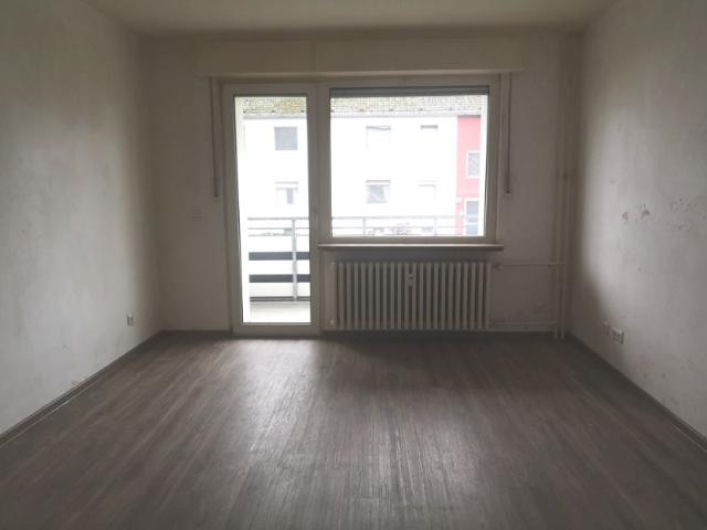 3 Raum Erdgeschosswohnung mit Balkon und Tageslichtbad
