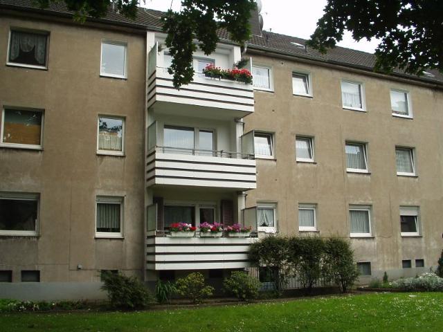 3 Raum Erdgeschoss Wohnung mit Balkon! Innenstadtlage