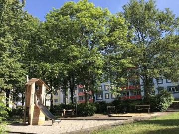 3 Raum Familienwohnung sucht Sie. SpielPLATZ im Innenhof
