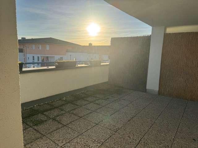 3 Raum Penthouse ohne Dachschrägen mit EBK und Tageslichtbad+Tiefgarage