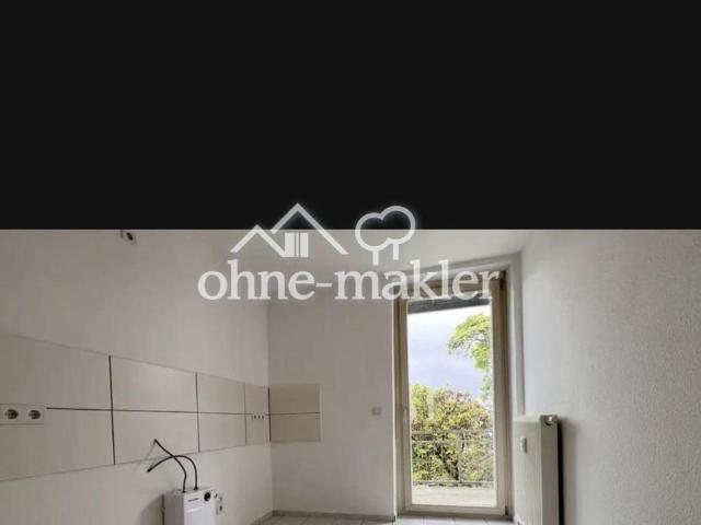 3 Raum Wohnung Balkon, Stellplatz, Stadtfeld Ost