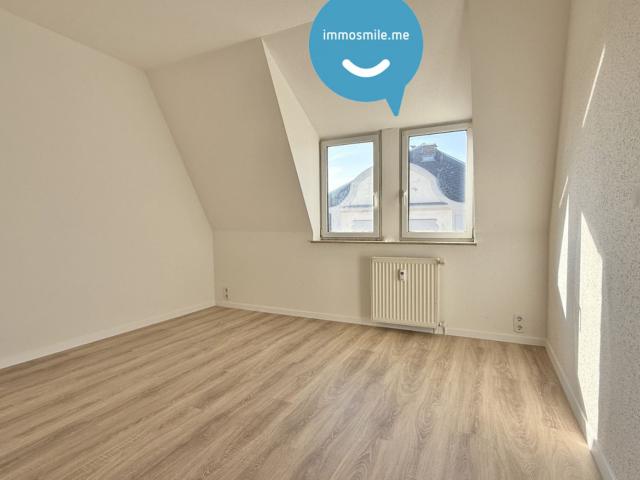 3 Raum Wohnung • frisch renoviert • Bad mit Wanne • Stellplatz • Dachschrägen • Termin vereinbaren? ID: 4977