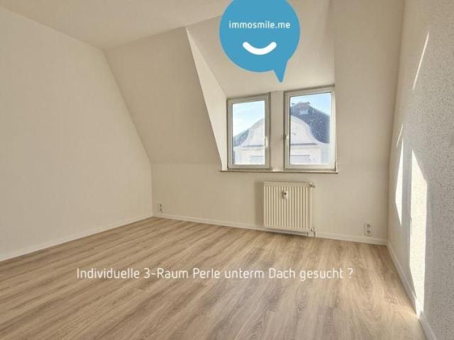 3 Raum Wohnung • frisch renoviert • Bad mit Wanne • Stellplatz • Dachschrägen • Termin vereinbaren?
