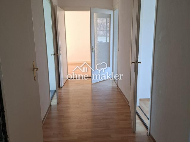 3 Raum Wohnung, große Küche, 1.OG rechts, Bad mit Fenster, Wanne und Dusche / ALG + BG möglich