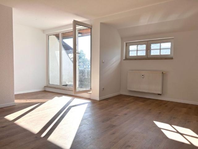 3 Raum Wohnung • im Dachgeschoss • mit Terrasse • offene Küche • Stellplatz • in Chemnitz • Gablenz