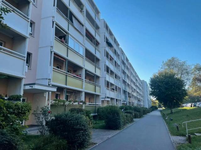 3 Raum Wohnung in Dresden mit Balkon und Einbauküche