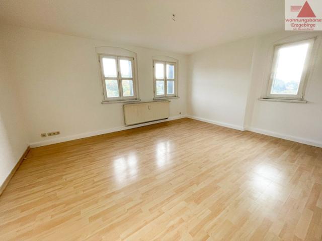3 Raum Wohnung in Schwarzenberg zu vermieten. Auf Wunsch mit Einbauküche!