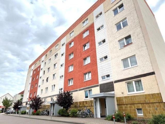 3 Raum Wohnung mit Badewanne