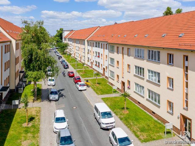 3 Raum Wohnung mit Balkon in Stadtfeld!