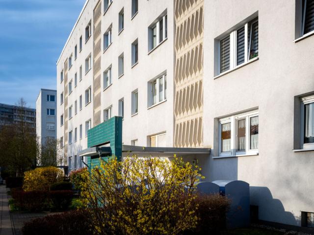 3 Raum Wohnung mit Balkon und Dusche