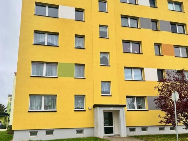 3 Raum Wohnung mit Balkon und Einbauküche