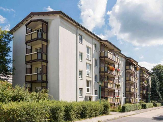 3 Raum Wohnung mit Balkon