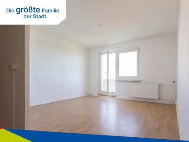 3 Raum Wohnung mit Balkon