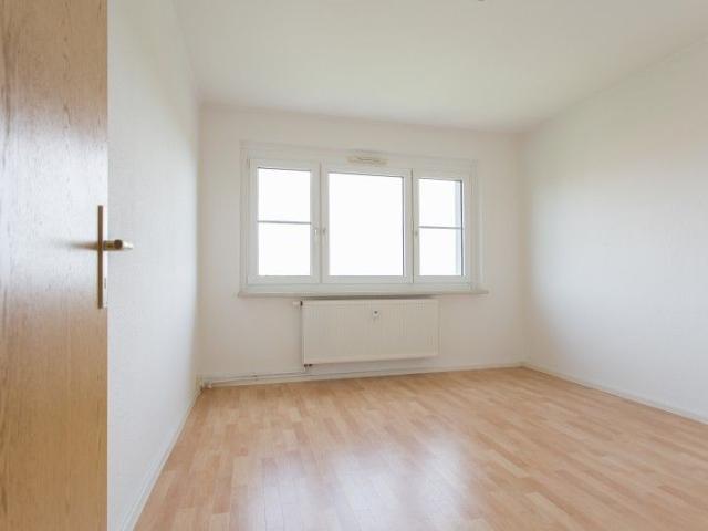 3 Raum Wohnung mit Balkon