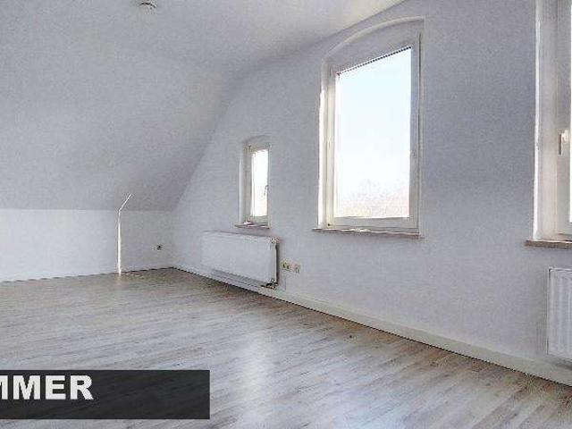 3 Raum Wohnung mit Wohnküche und großem Badezimmer