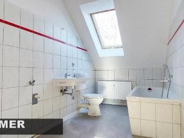 3 Raum Wohnung mit Wohnküche und großem Badezimmer