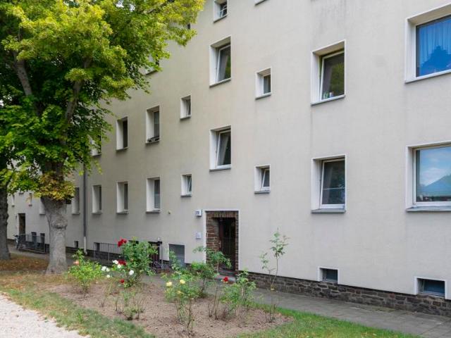 3 Raum Wohnung mit Wanne