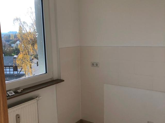 3 Raum Wohnung saniert mit Balkon sofort frei