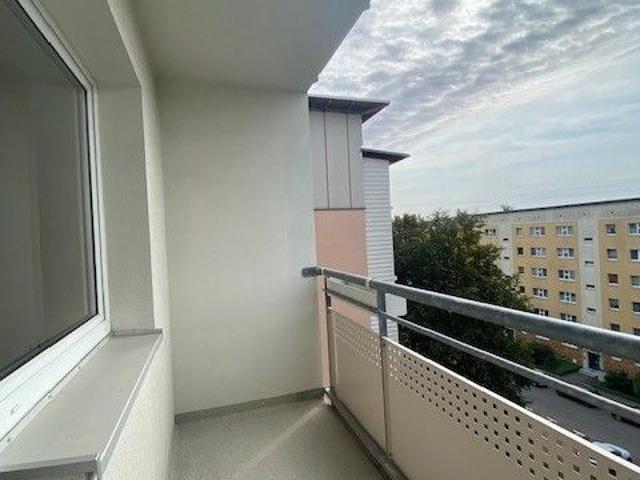 3 Raum Whg. mit umgebauter Küche/Fenster sowie HWR