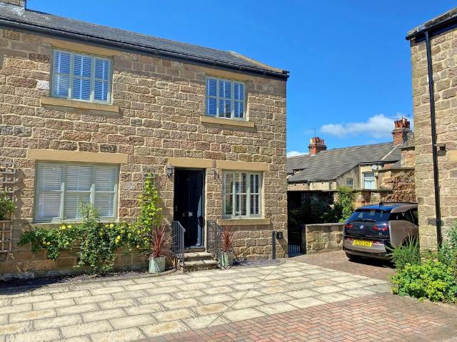 3 Regent Court, Regent Parade. 3 bed house to rent £2,095 pcm £483 pw