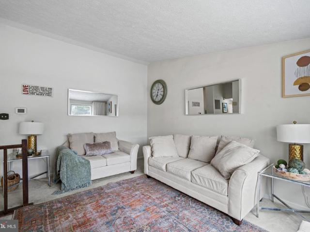 3 Robins Nest Court