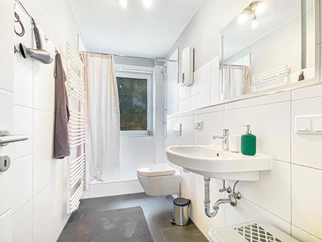 3 room city apartment with balcony, Hannover Amsterdam Apartments for Rent