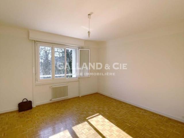 3 room apartment on 1st floor near town center