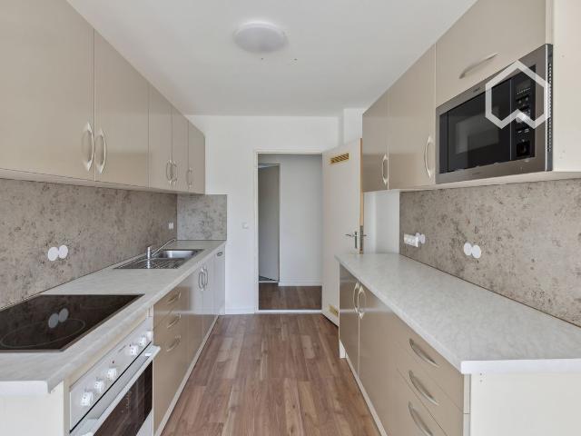 3 Room Apartment in Reinickendorf with Balcony & Equipped Kitchen, Berlin Amsterdam Apartments for Rent
