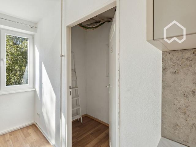 3 Room Apartment in Reinickendorf with Balcony & Equipped Kitchen, Berlin Amsterdam Apartments for Rent