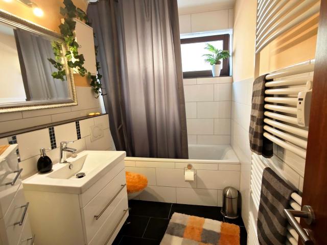 3 room apartment incl. underground parking space and fiber optic, Bremen Amsterdam Apartments for Rent