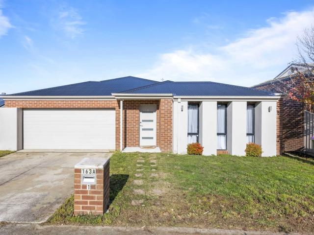 3 room apartment to let in Unit 1/163A Cuthberts Road, Alfredton
