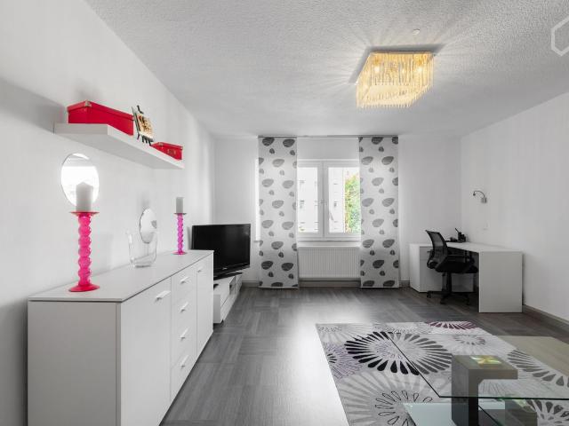 3 room apartment with 2 bedrooms in Nuremberg with balcony, Nurnberg Amsterdam Apartments for Rent