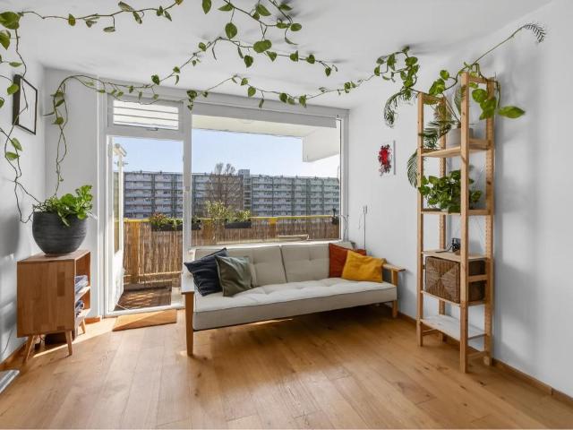 3 Room Apartment with Southeast Balcony – Hofgeest, Amsterdam Zuidoost
