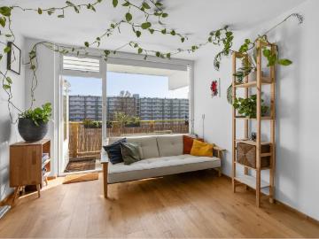 3 Room Apartment with Southeast Balcony – Hofgeest, Amsterdam Zuidoost