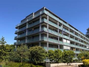 Carouge Elegante 3 Zimmer Wohnung mit grossem Balkon und freiem Blic