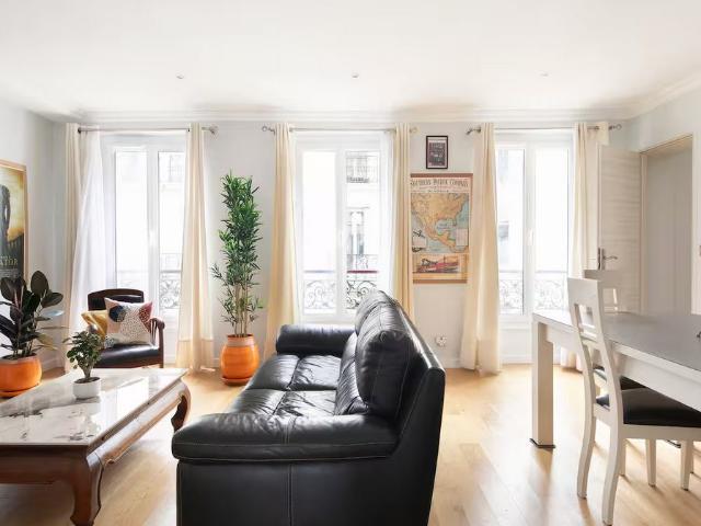3 room apartment 71 sqm Paris 11th Near Bastille Max 4 people