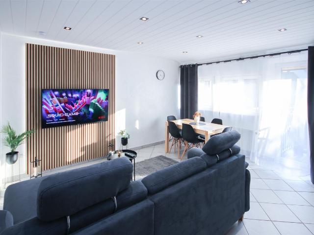 3 room duplex apartment 6pl Zuffenhausen Porsche, Stuttgart Amsterdam Apartments for Rent