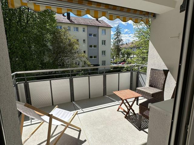 3 room flat with TV, WiFi, kitchen, shower/WC, furniture, washing machine and balcony, Stuttgart Amsterdam Apartments for Rent