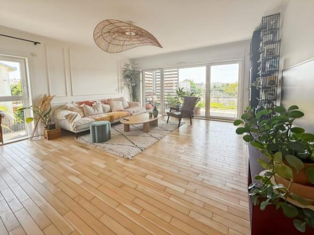 3 room furnished apartment for rent with balcony and parking