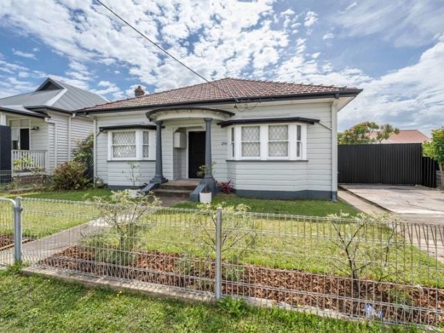 3 room house for rent